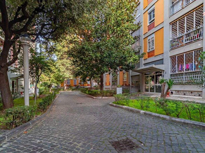 Appartamento trilocale in affitto in Via Tripolitania, Africano Villa Chigi, Roma