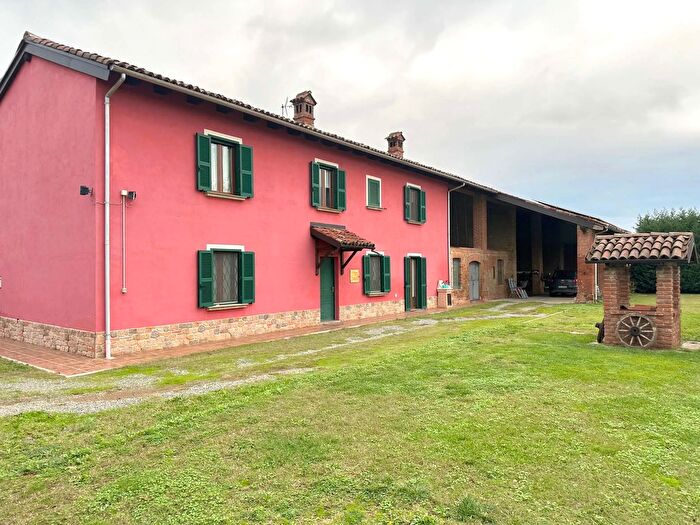 Casa con 6 locali in vendita in Bosco Marengo