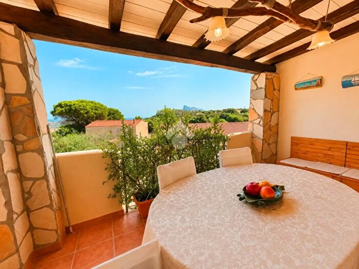 Appartamento trilocale in vendita in Via Nazionale, Loiri Porto San Paolo