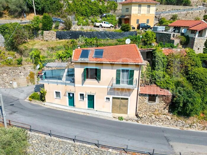 Casa bilocale in vendita in Via Meli Snc, Borgomaro