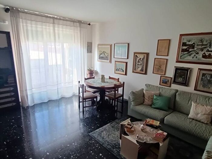 Appartamento quadrilocale in vendita in Via Filippo Strozzi, Sacrocuore, Prato