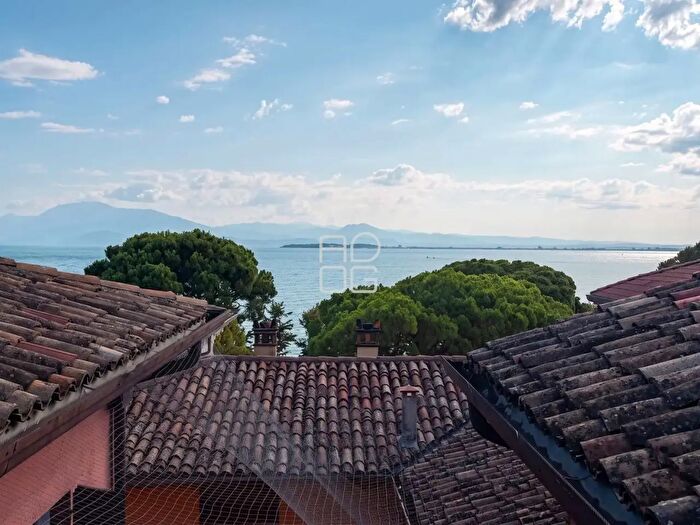 Appartamento con 12 locali in vendita in Piazza Malvezzi, Desenzano Del Garda