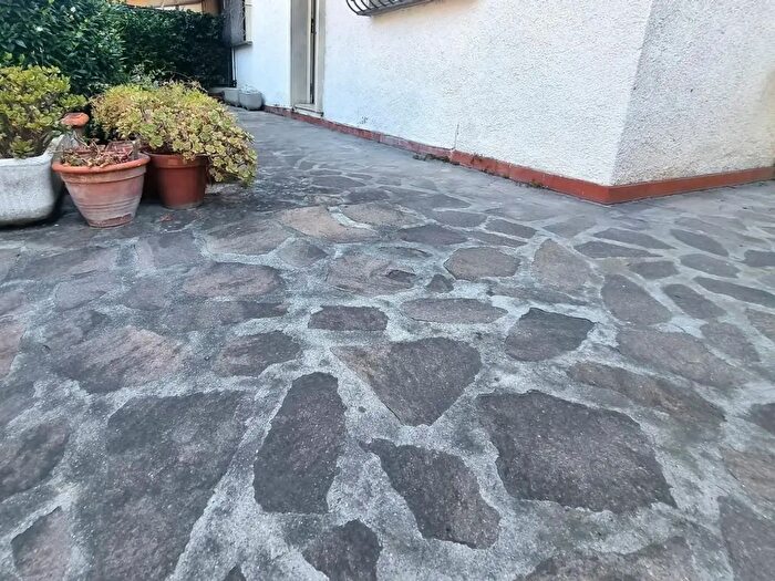 Casa con 6 locali in vendita in Viareggio
