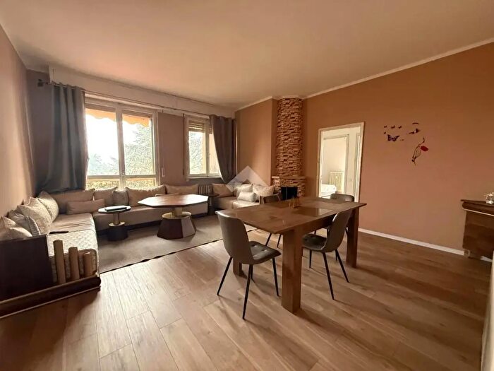 Appartamento trilocale in vendita in Via Novara, Robbio