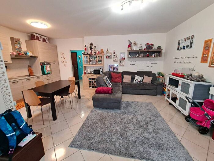 Appartamento bilocale in affitto in Via Trento, Centro, Fino Mornasco