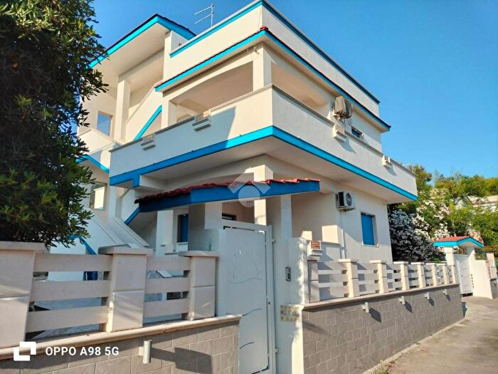 Casa trilocale in affitto in casa indipendente via solimena, Monti DArena Bosco Caggione, Pulsano