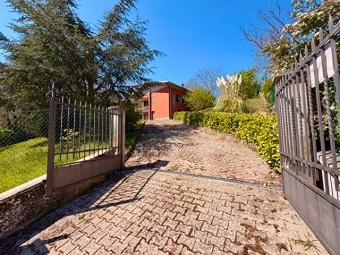 Casa con 5 locali in vendita in Castel Di Casio