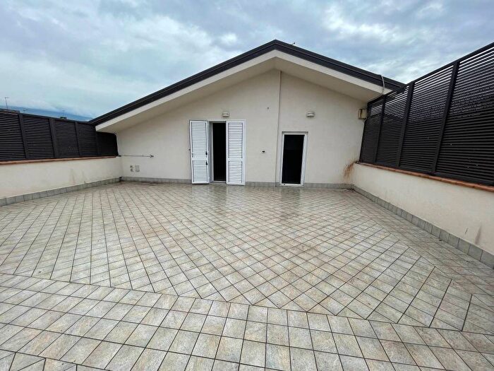 Casa trilocale in affitto in Via Francesco Petrarca, Paternò