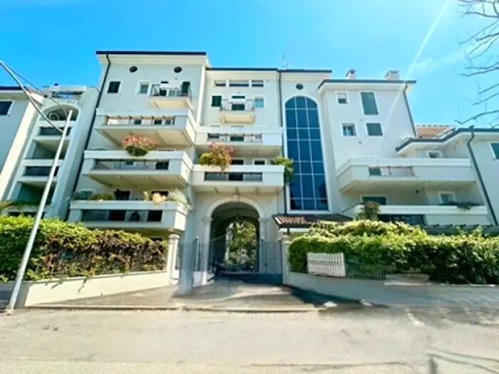 Appartamento trilocale in vendita in Viale Ruggero Baldini, Rimini