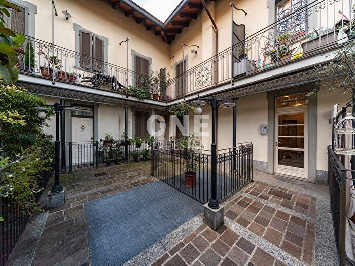 Appartamento con 5 locali in affitto in Via Gaetano Donizetti, Parco, Monza