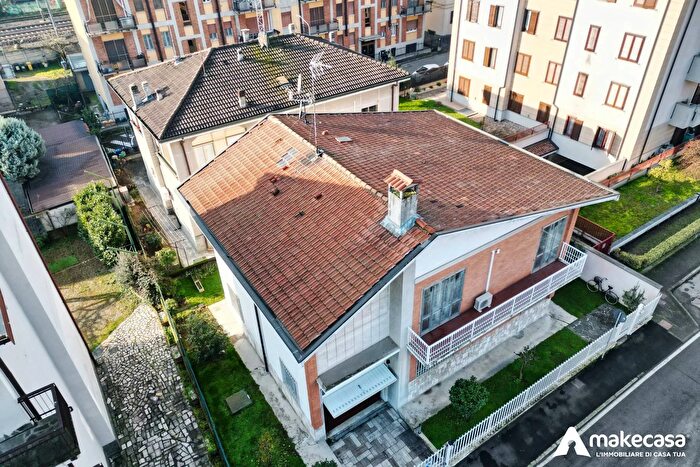 Casa con 5 locali in vendita in Via dei Platani, Melegnano