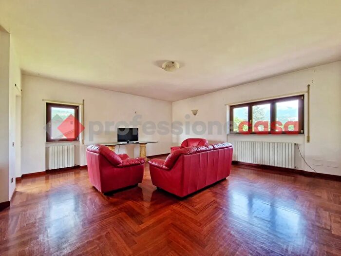 Appartamento quadrilocale in affitto in Via Roma, Scoppito