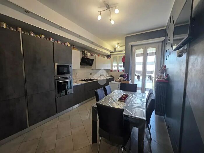 Appartamento trilocale in vendita in Via Omegna, Rivoli