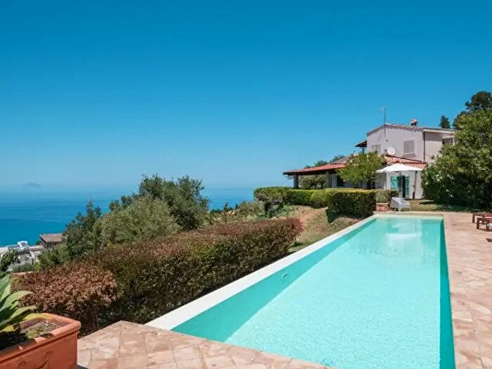 Casa con 6 locali in vendita in Contrada Catutè, Capo D'Orlando