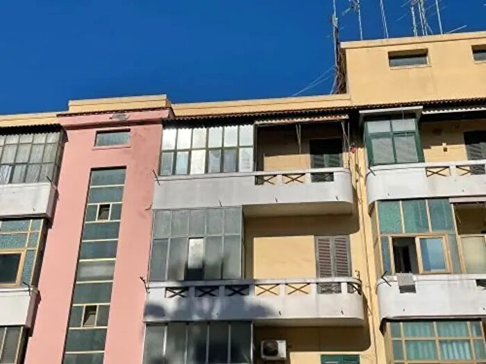 Appartamento trilocale in vendita in Via Stazzone, Catania