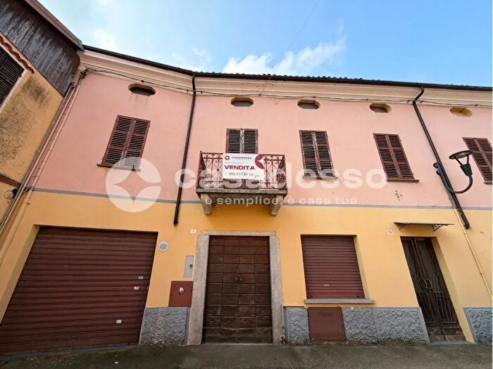 Appartamento con 7 locali in vendita in Via Camillo Benso Conte di Cavour, San Germano Vercellese