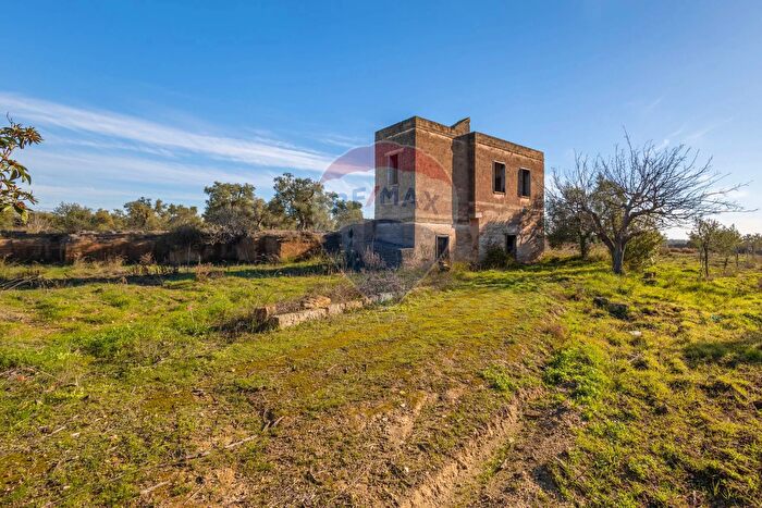 Casa trilocale in vendita in Strada Vicinale SantAngelo, Trani