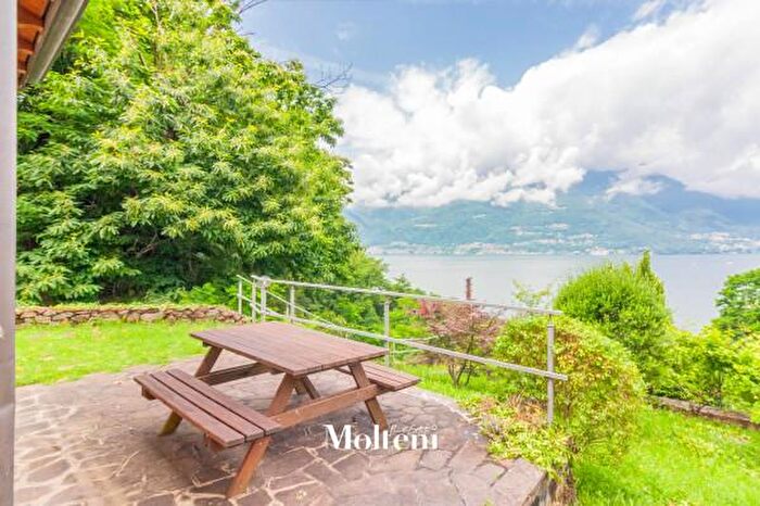 Casa trilocale in vendita in Strada Nuova per Oro, Bellano