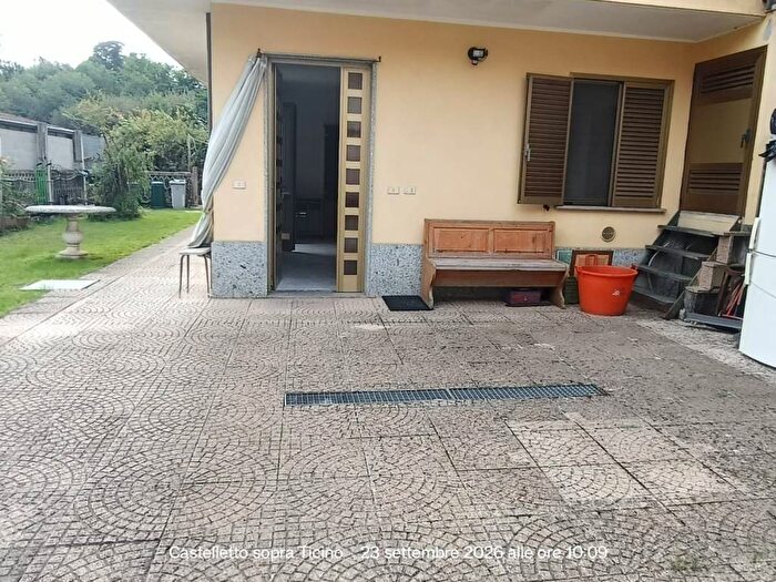 Appartamento trilocale in affitto in Via Caduti per la Libertà, Centro, Castelletto Sopra Ticino