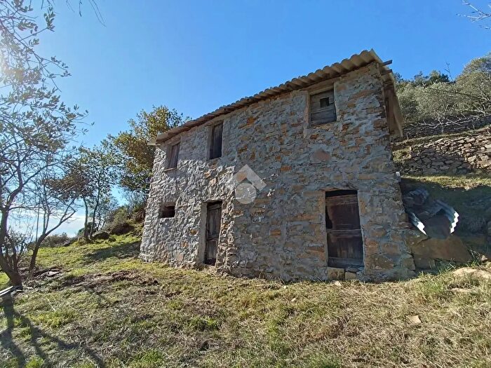 Casa bilocale in vendita in Strada aS Pietro, Sanremo