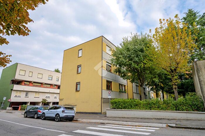 Appartamento quadrilocale in vendita in Via Enrico De Nicola, Bologna