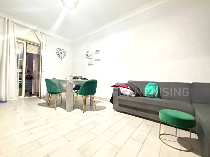 Appartamento bilocale in affitto in via francesco arnaldi, Pianura, Napoli