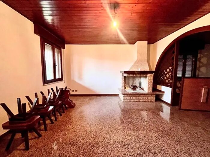 Casa con 6 locali in vendita in Moglia