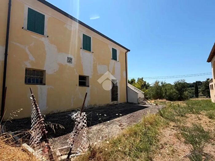 Casa quadrilocale in vendita in Contrada Colle Maggio, Penne