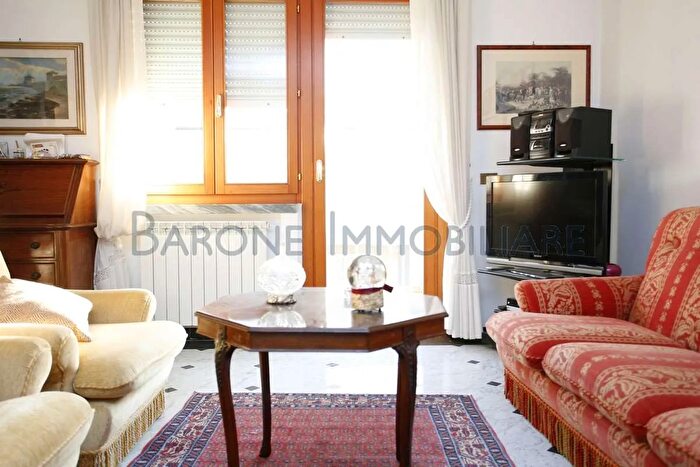 Appartamento con 5 locali in vendita in Via Zamenhof, Carrara