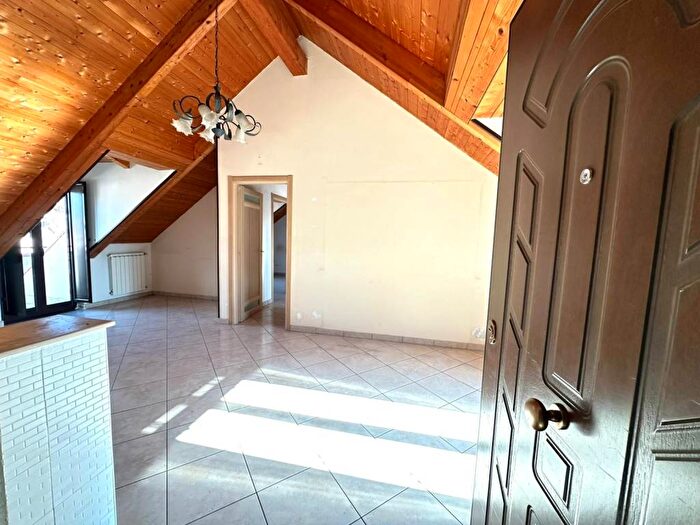 Appartamento trilocale in affitto in Via Gian Domenico Romagnosi, Giardini Oasi Sacro Cuore, Giugliano in Campania
