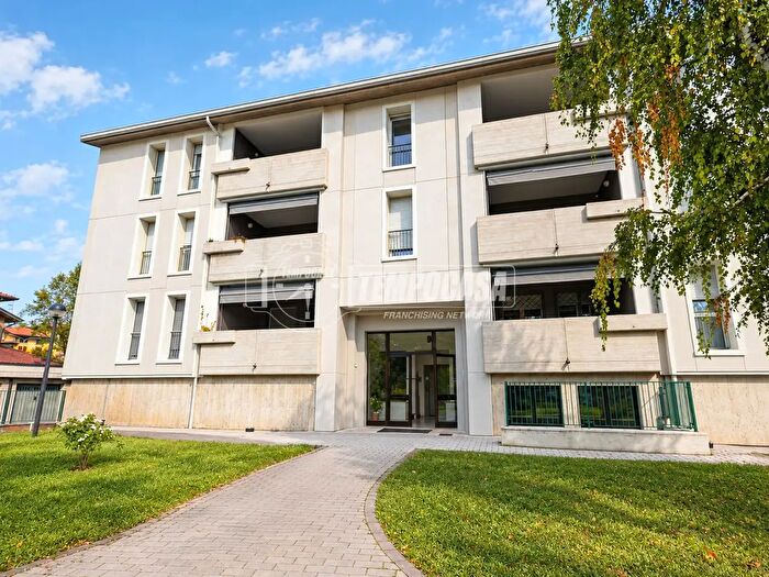 Appartamento quadrilocale in vendita in Via Treccani, Reggio nell'Emilia
