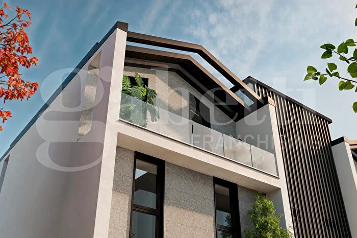 Casa con 5 locali in vendita in Via Satriano, Angri