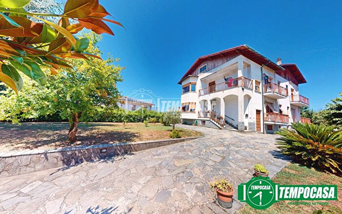 Casa con 6 locali in vendita in Via Rondanino, San Cristoforo