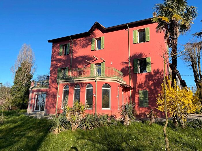 Casa con 6 locali in vendita in SP, Rivergaro