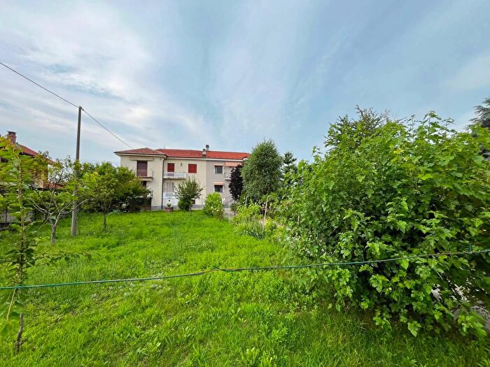 Appartamento con 8 locali in vendita in Via Caduti per La Libertà Chieri, Chieri