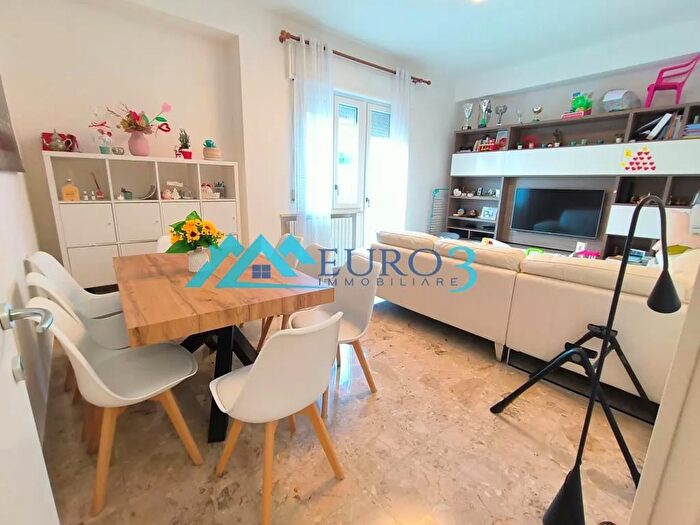 Appartamento con 5 locali in vendita in Via Perugia, Ascoli Piceno