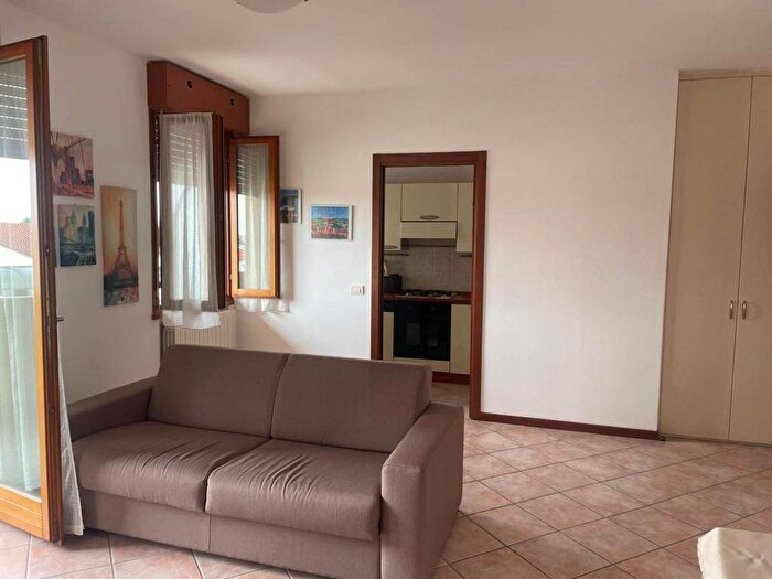 Appartamento bilocale in affitto in Via Venezia, Paradigna Centro Torri, Parma