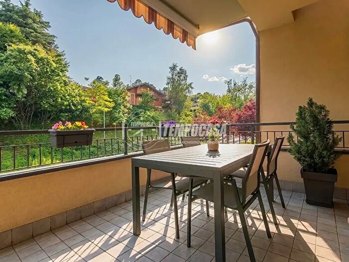 Appartamento trilocale in vendita in Via Colombo a, Appiano Gentile