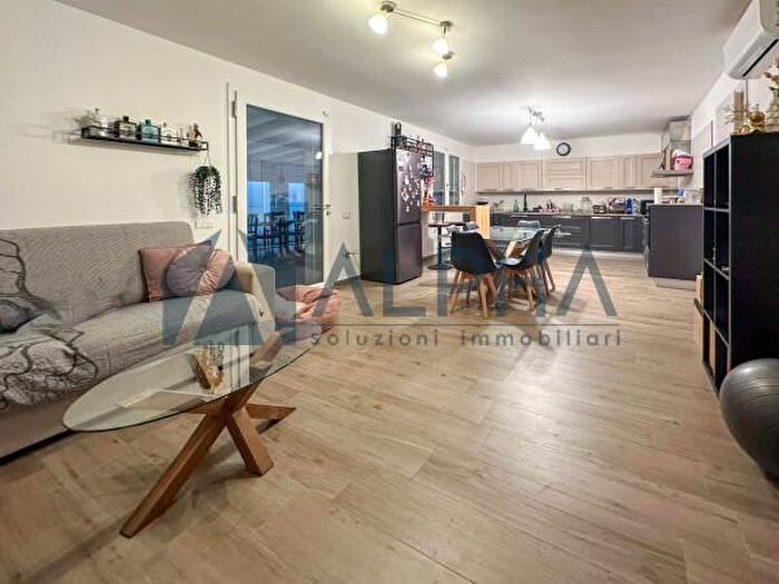 Casa con 6 locali in vendita in Via Lunga, Forli