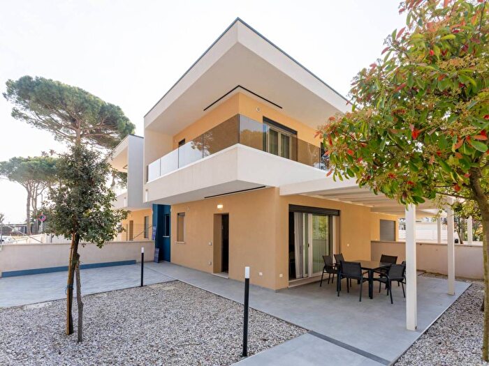 Casa trilocale in affitto in Via Panaro, Lido degli Estensi, Comacchio