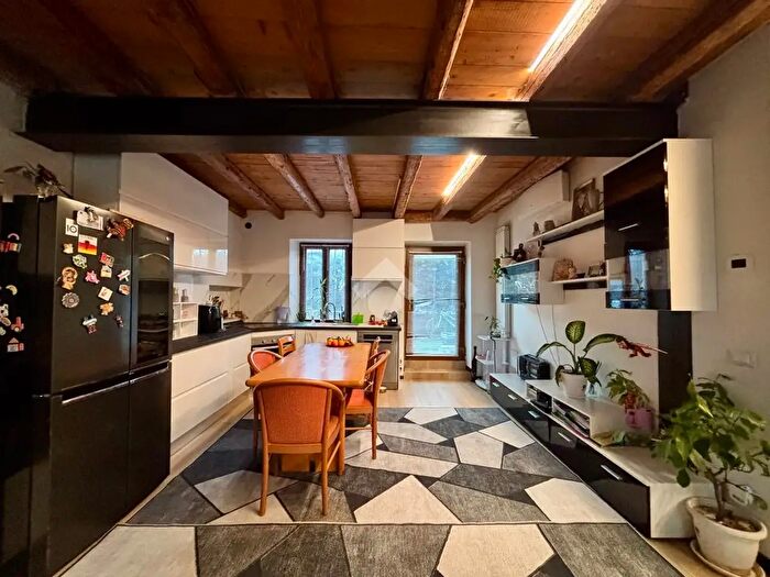 Casa con 5 locali in vendita in Via Beccarie, Sona