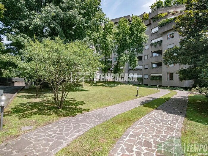 Appartamento quadrilocale in vendita in Via Puglia, Monza