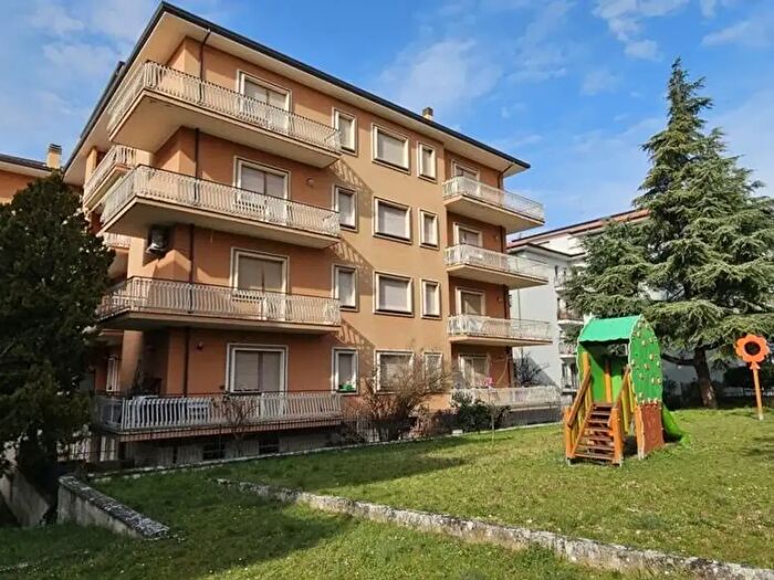 Appartamento trilocale in vendita in Viale Caduti di Via Fani, L'Aquila