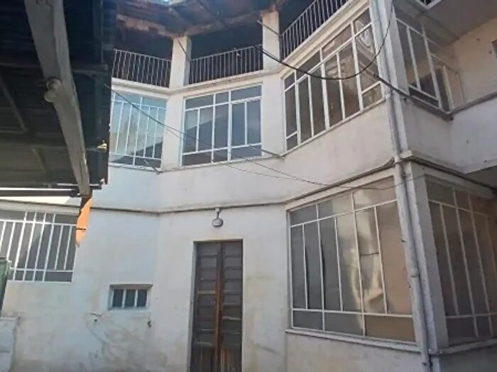 Casa con 6 locali in vendita in Piazza dello Statuto, Lusiglie'
