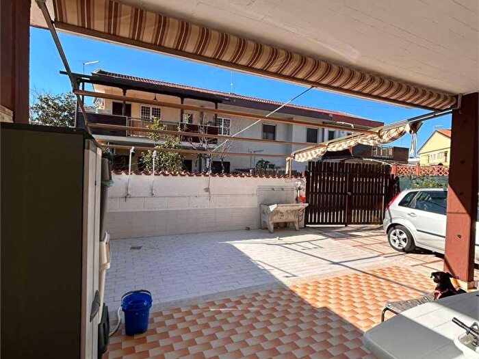 Appartamento bilocale in affitto in via lago di como a, Campo Ascolano Villaggio Tognazzi, Pomezia