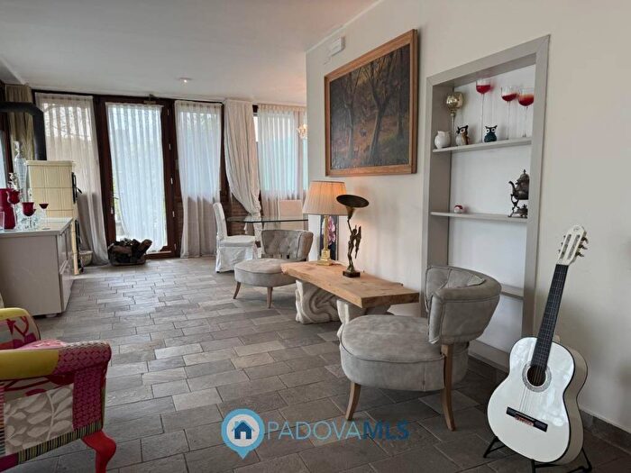 Casa quadrilocale in affitto in Via Friuli, Paltana Mandria, Padova