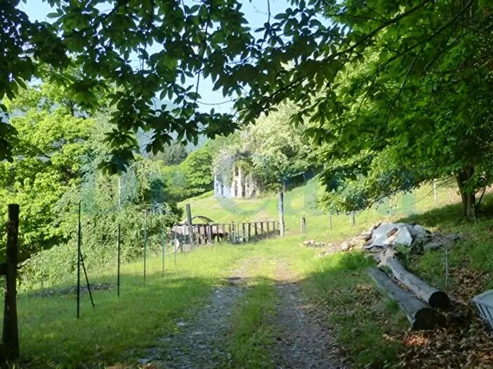 Casa con 6 locali in vendita in Via San Michele, Brissago Valtravaglia