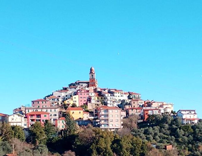 Appartamento trilocale in vendita in Via RomaValeriano, Vezzano Ligure