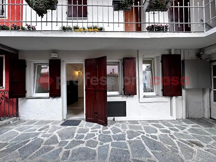 Appartamento bilocale in vendita in Via Felice Cavallotti, Arona