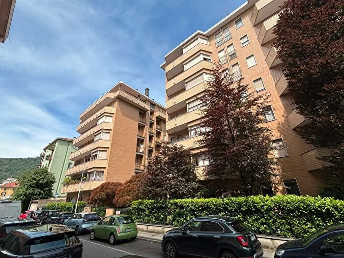 Appartamento quadrilocale in affitto in Via Morazzone Pier Francesco Mazzucchelli, Como
